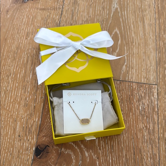 Kendra Scott Elisa Necklace - Picture 3 of 3